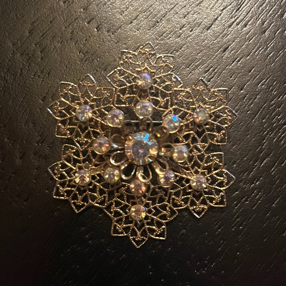 Vintage Gold Tone Snowflake Brooch with Aurora Borealis Rhinestones AB